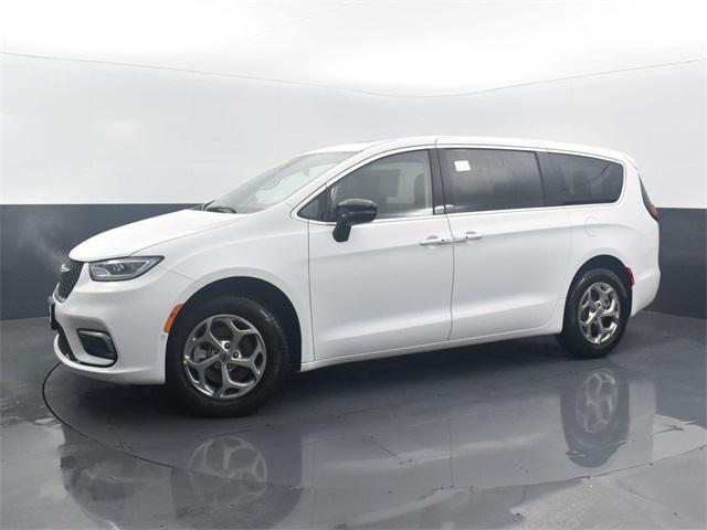 new 2024 Chrysler Pacifica car, priced at $57,010