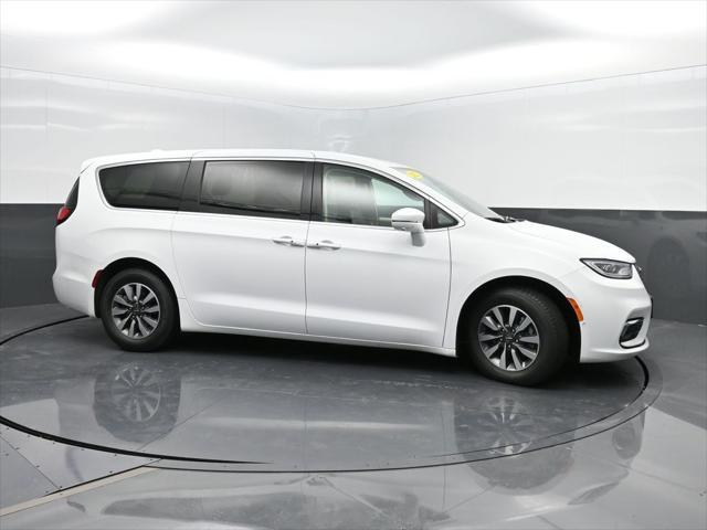 used 2022 Chrysler Pacifica Hybrid car, priced at $26,869