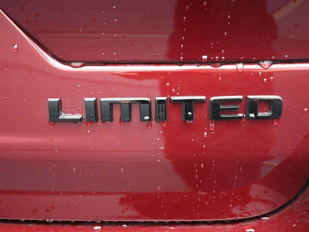 new 2025 Jeep Grand Cherokee car, priced at $54,986