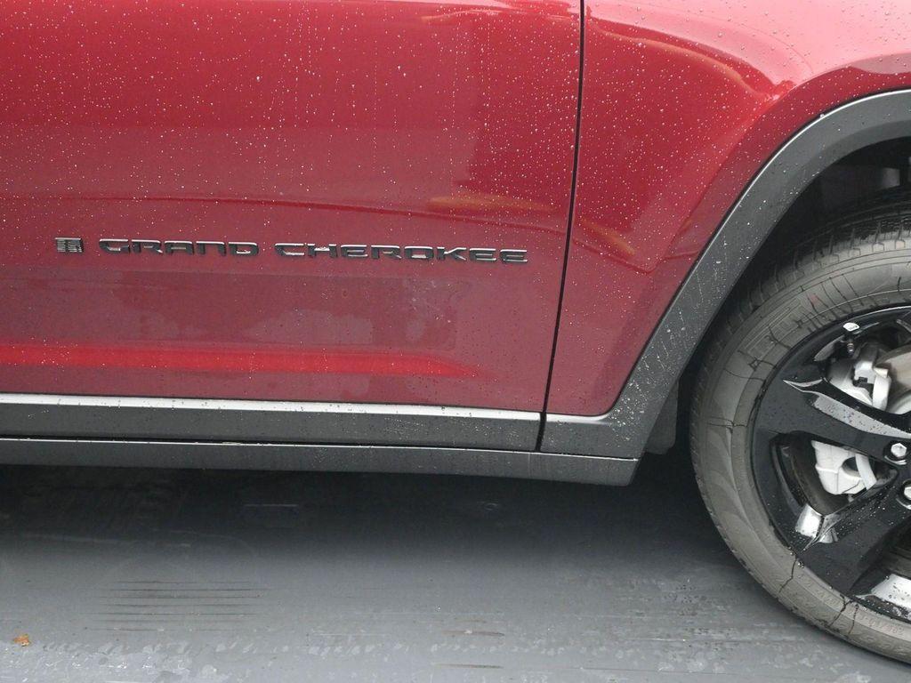 new 2025 Jeep Grand Cherokee car, priced at $54,986