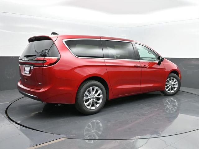 new 2024 Chrysler Pacifica car, priced at $45,287