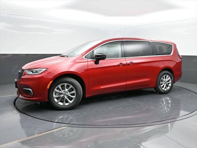 new 2024 Chrysler Pacifica car, priced at $45,287