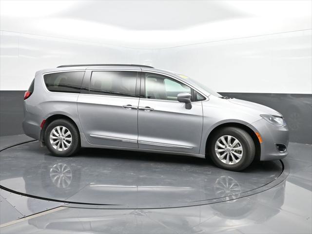 used 2017 Chrysler Pacifica car, priced at $13,987