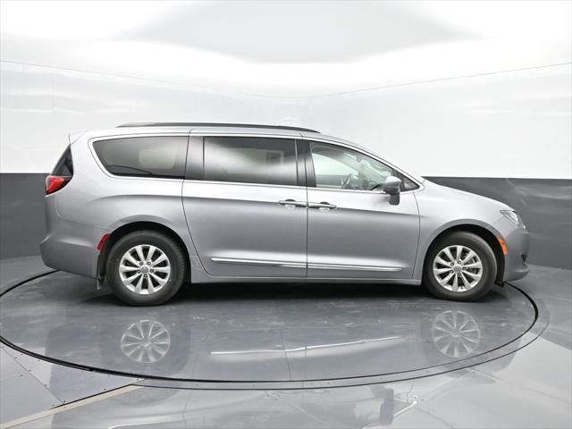 used 2017 Chrysler Pacifica car, priced at $13,987