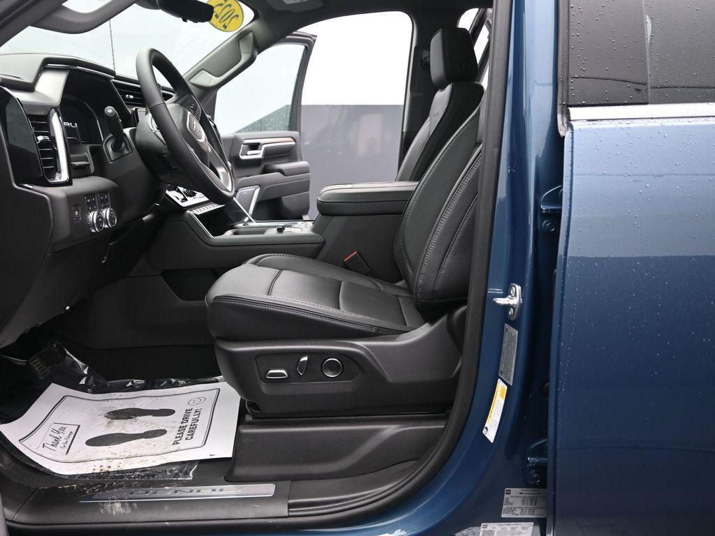 new 2025 GMC Sierra 2500 car, priced at $81,900