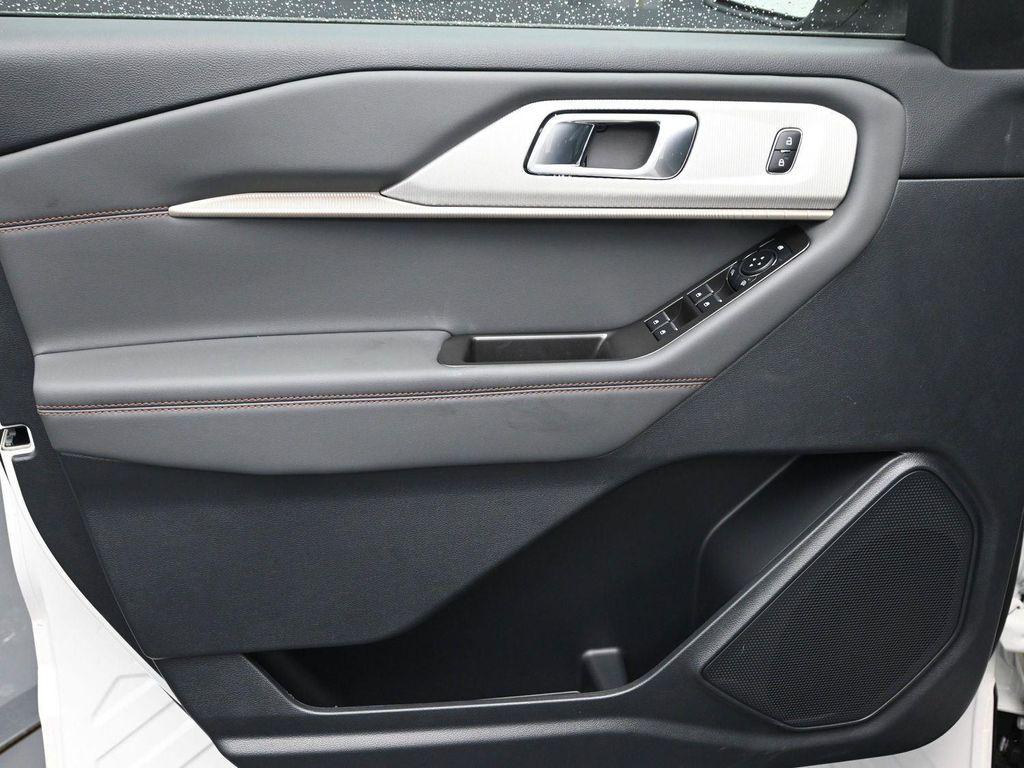 new 2025 Ford Explorer car, priced at $48,873