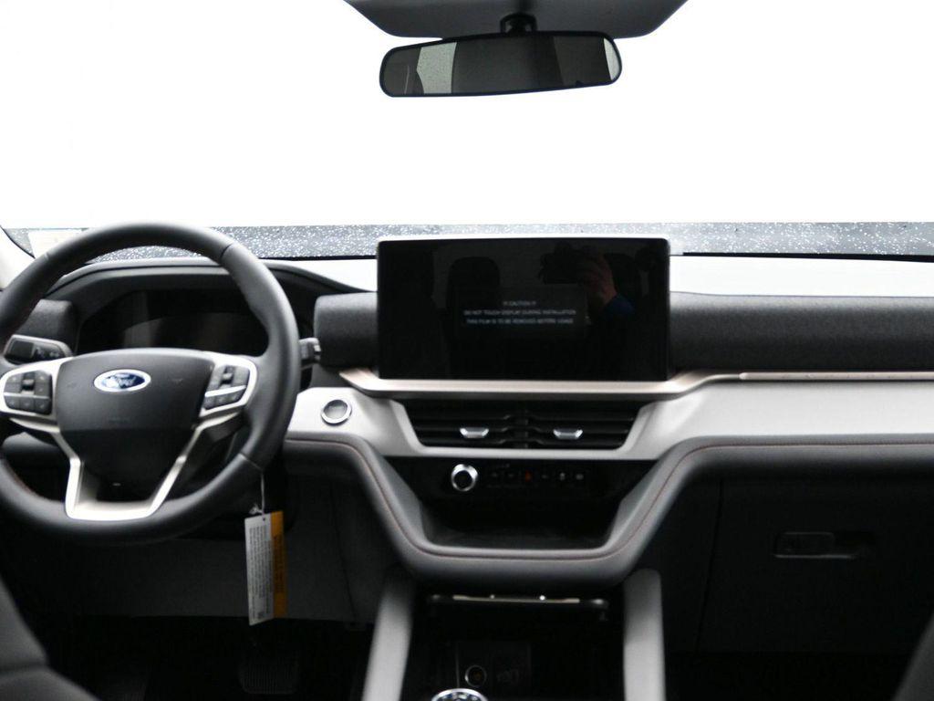 new 2025 Ford Explorer car, priced at $48,873