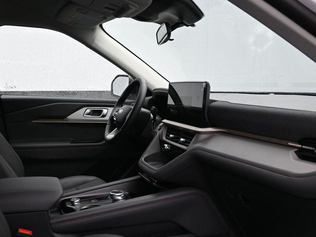 new 2025 Ford Explorer car, priced at $48,873