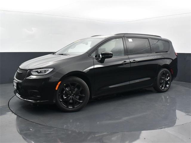 new 2024 Chrysler Pacifica car, priced at $52,817