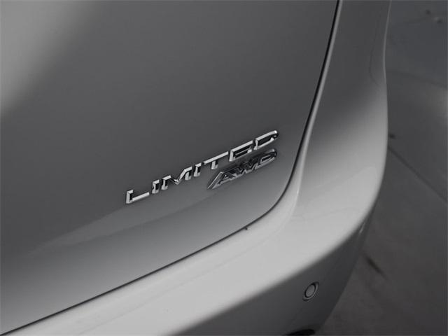 new 2024 Chrysler Pacifica car, priced at $53,817