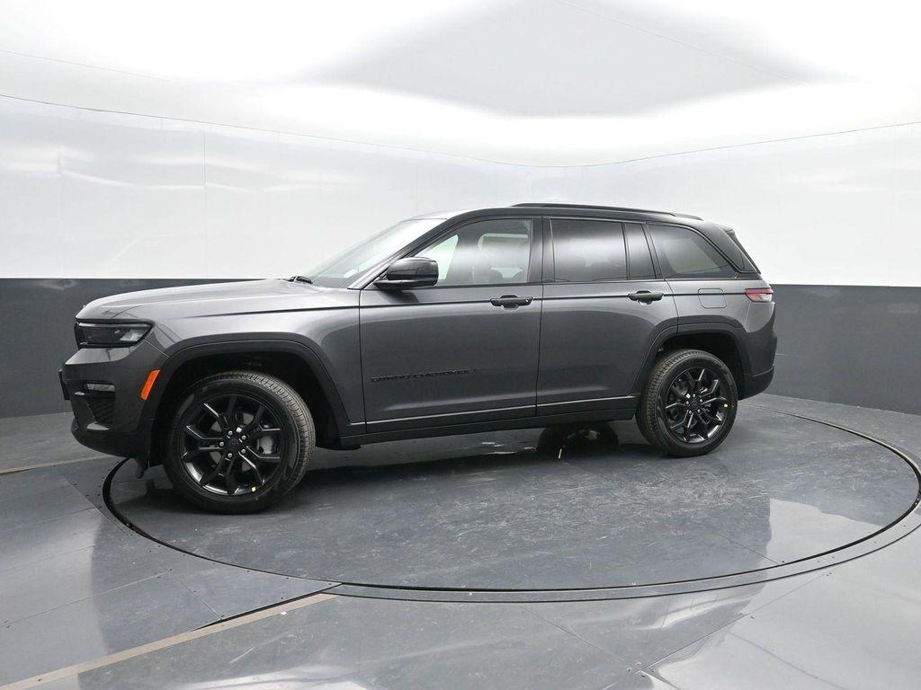 new 2025 Jeep Grand Cherokee car, priced at $52,976