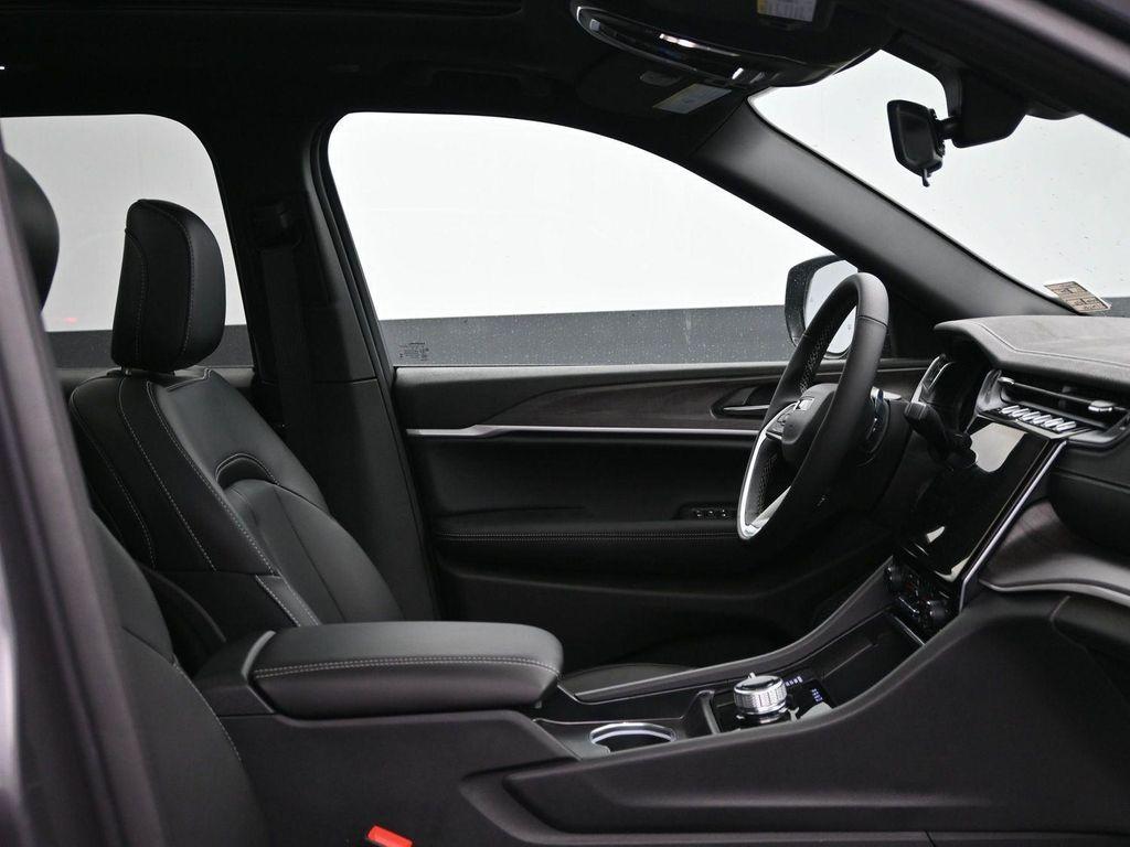 new 2025 Jeep Grand Cherokee L car, priced at $52,074