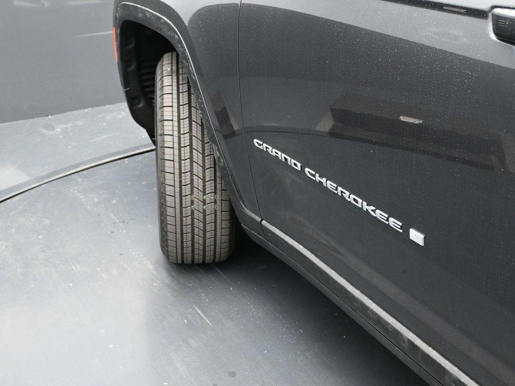 new 2025 Jeep Grand Cherokee L car, priced at $52,074