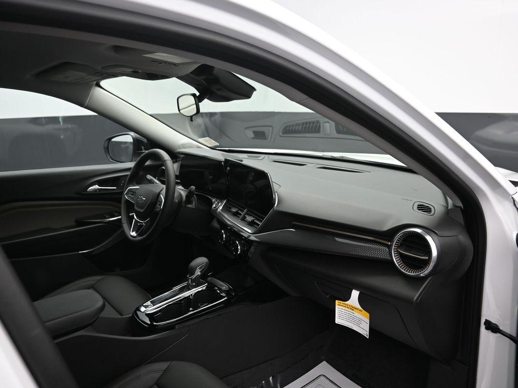 new 2025 Chevrolet Trax car, priced at $25,950