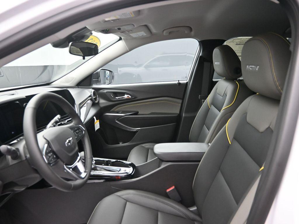 new 2025 Chevrolet Trax car, priced at $25,950