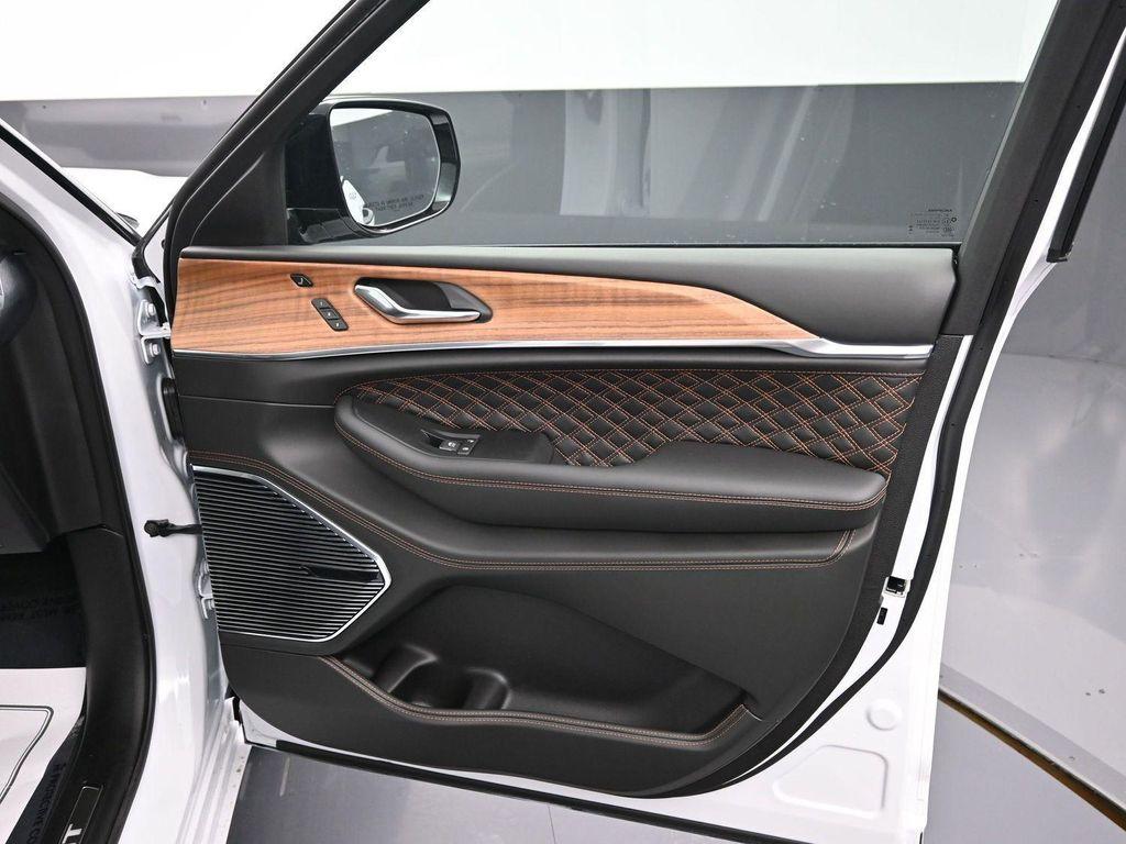 used 2025 Jeep Grand Cherokee L car, priced at $64,420