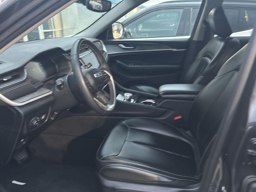 used 2023 Jeep Grand Cherokee car, priced at $27,940