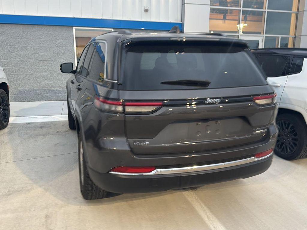 used 2023 Jeep Grand Cherokee car, priced at $27,940