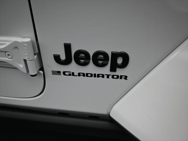 new 2025 Jeep Gladiator car, priced at $42,050