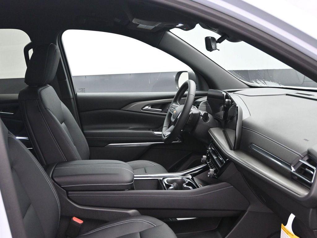 new 2026 Chevrolet Traverse car, priced at $45,415