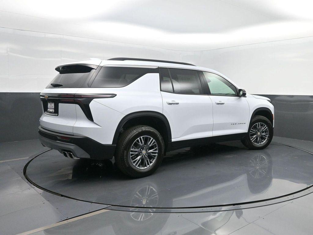 new 2026 Chevrolet Traverse car, priced at $45,415
