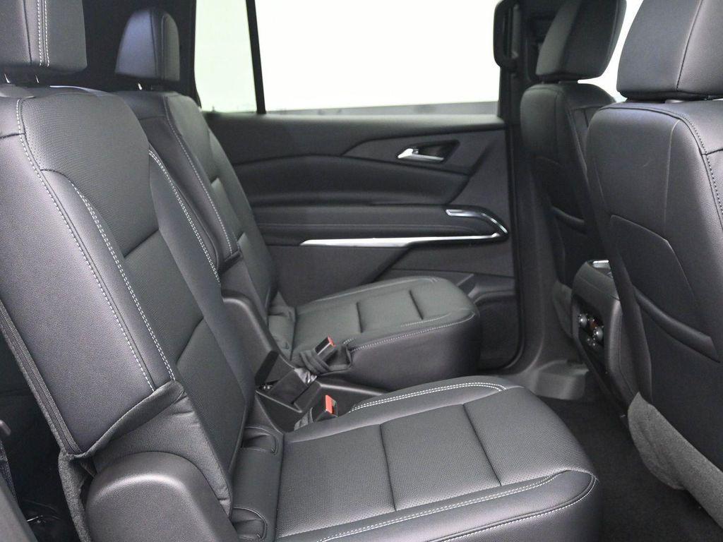 new 2026 Chevrolet Traverse car, priced at $45,415