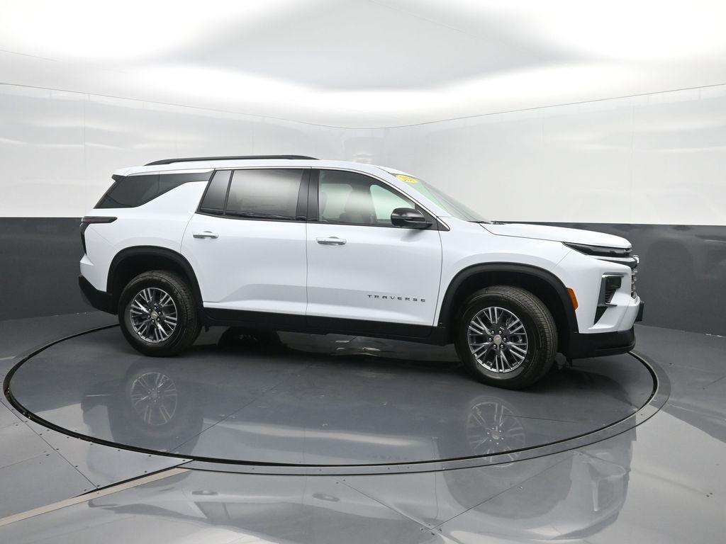 new 2026 Chevrolet Traverse car, priced at $44,980