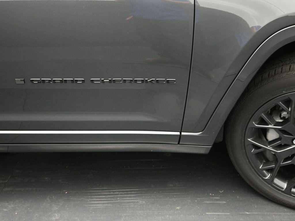 new 2025 Jeep Grand Cherokee car, priced at $68,996