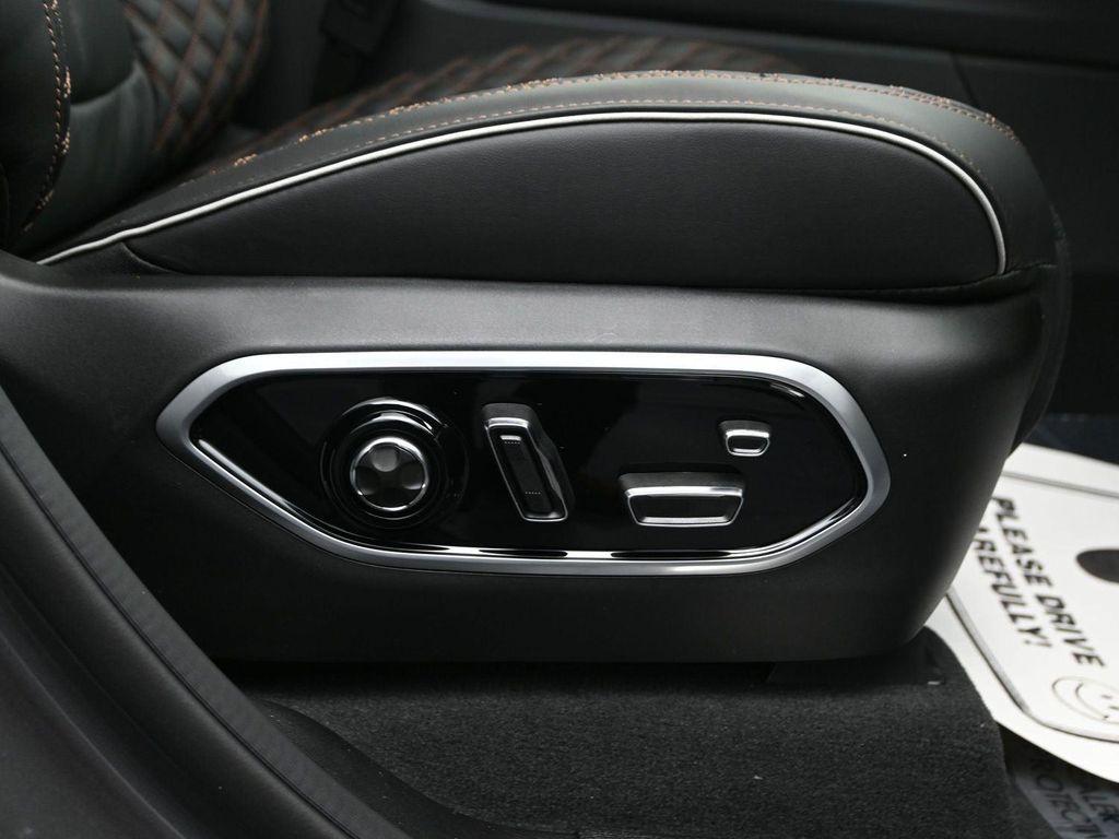 new 2025 Jeep Grand Cherokee car, priced at $68,996