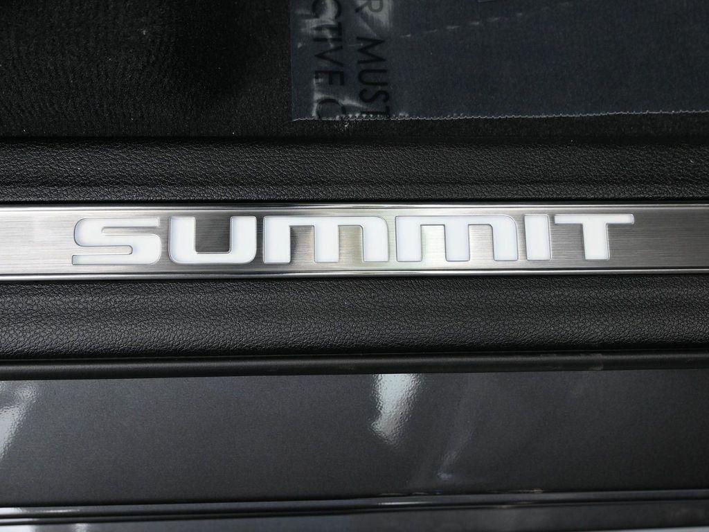 new 2025 Jeep Grand Cherokee car, priced at $68,996