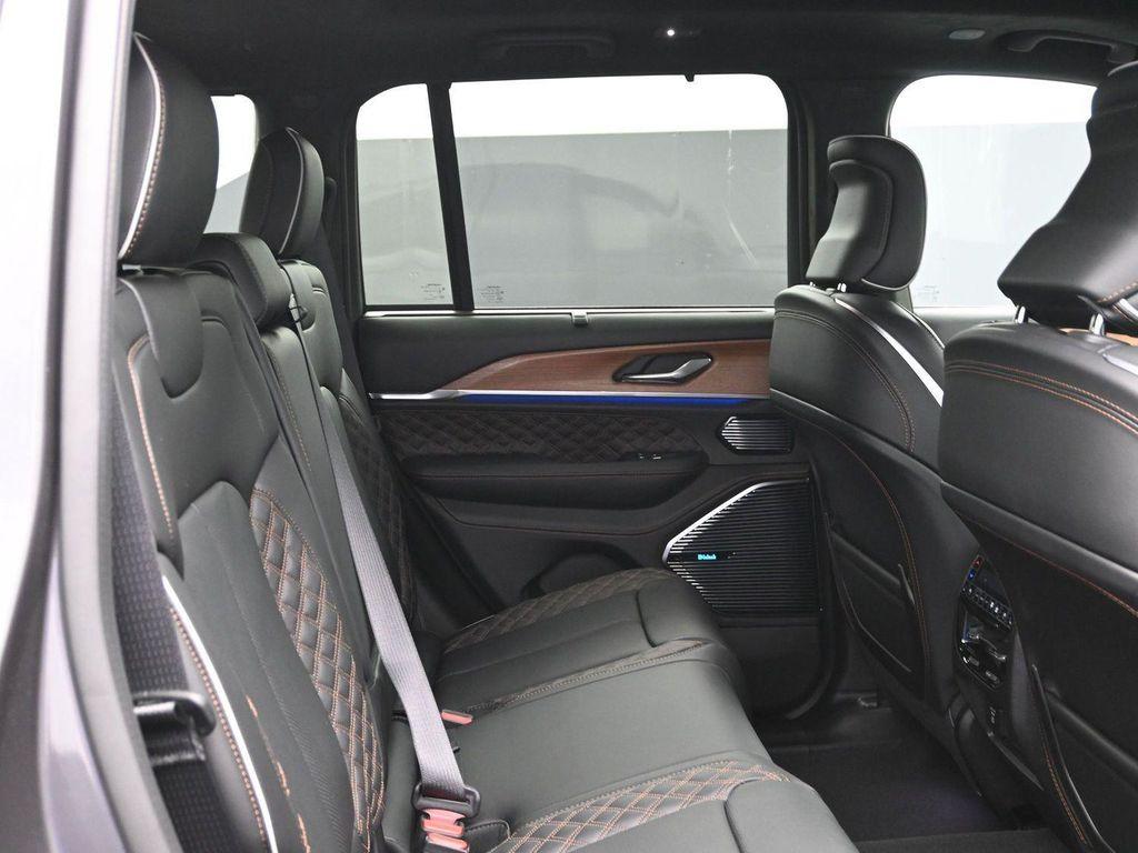 new 2025 Jeep Grand Cherokee car, priced at $68,996