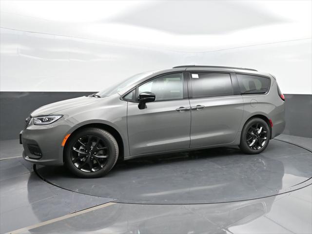 new 2024 Chrysler Pacifica car, priced at $48,567