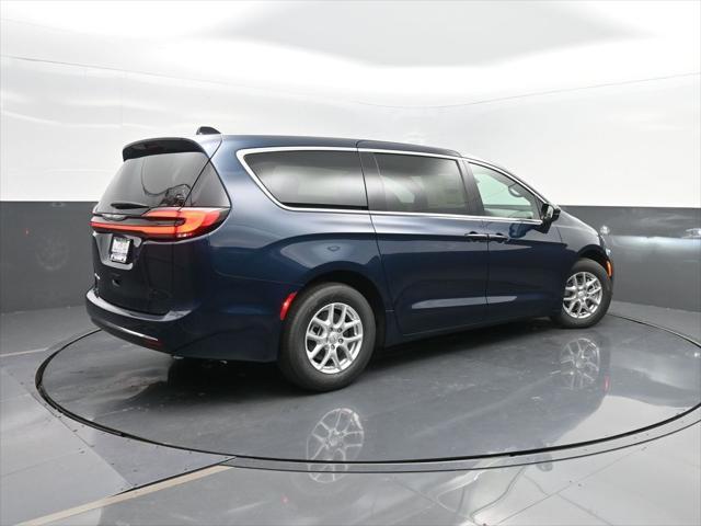 new 2025 Chrysler Pacifica car, priced at $42,247