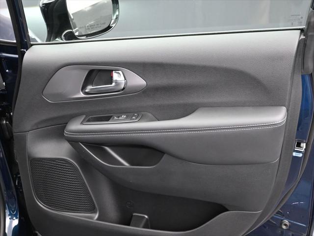 new 2025 Chrysler Pacifica car, priced at $42,247