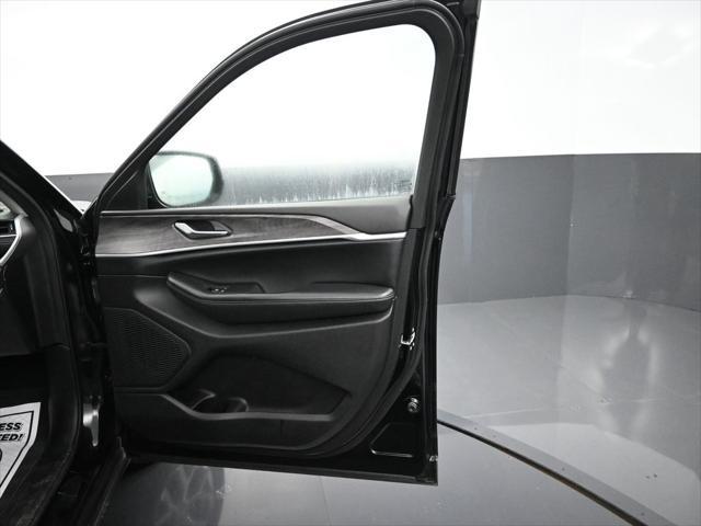 used 2023 Jeep Grand Cherokee car, priced at $29,860