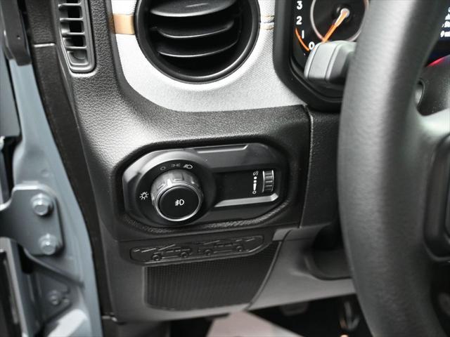 new 2025 Jeep Wrangler car, priced at $31,274
