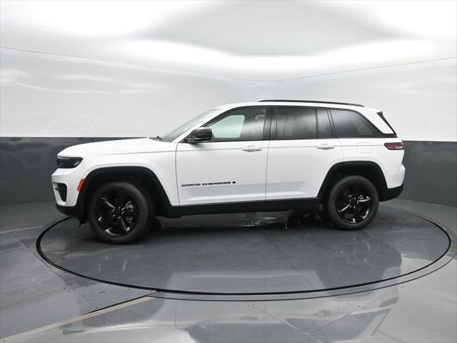 new 2025 Jeep Grand Cherokee car, priced at $47,580