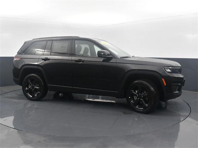 new 2024 Jeep Grand Cherokee car, priced at $48,670