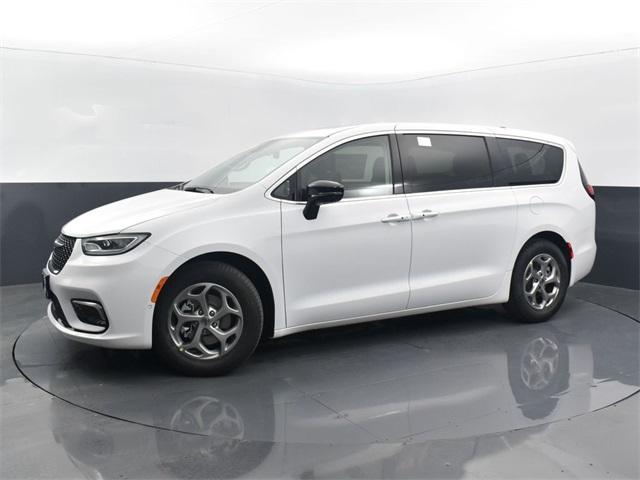 new 2024 Chrysler Pacifica car, priced at $50,907
