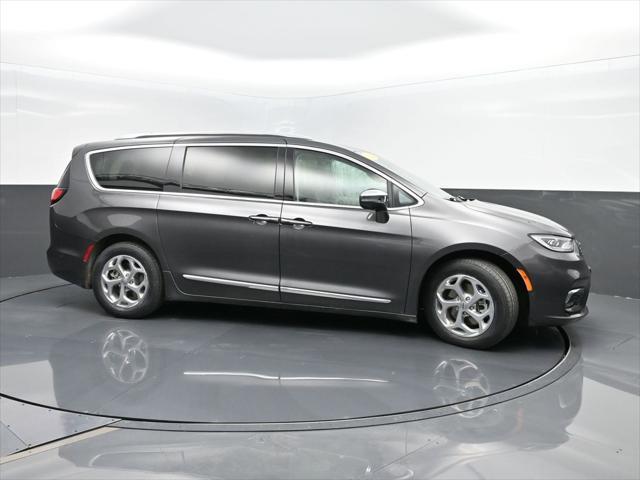 used 2021 Chrysler Pacifica Hybrid car, priced at $19,920