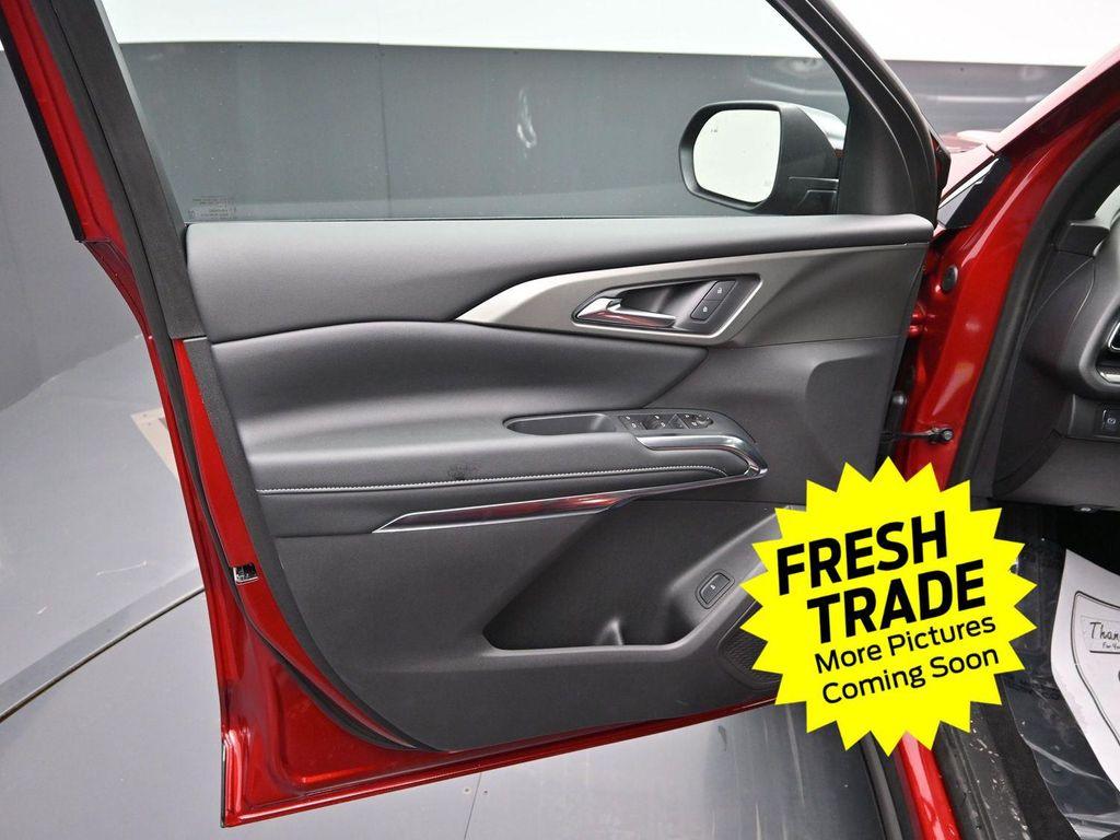 used 2025 Chevrolet Traverse car, priced at $39,950