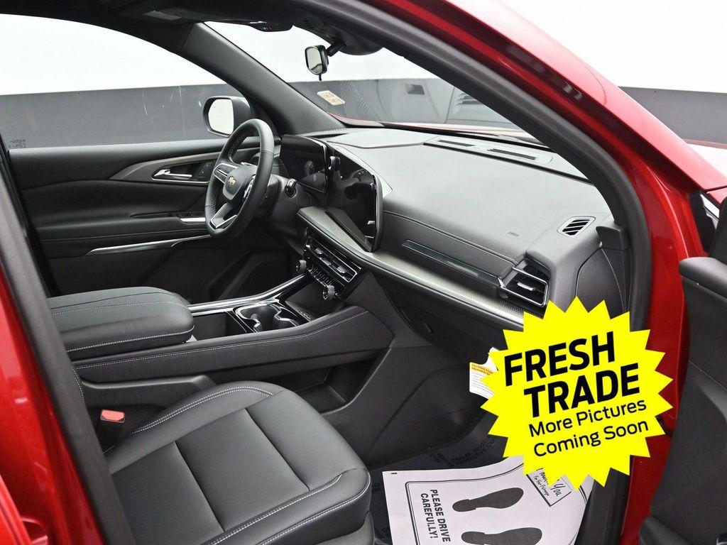 used 2025 Chevrolet Traverse car, priced at $39,950