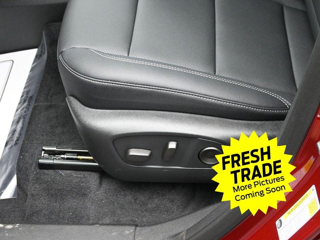 used 2025 Chevrolet Traverse car, priced at $39,950