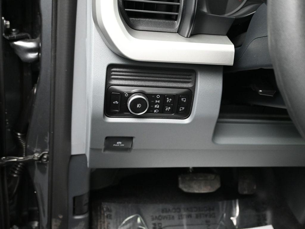 new 2025 Ford F-250 car, priced at $52,920
