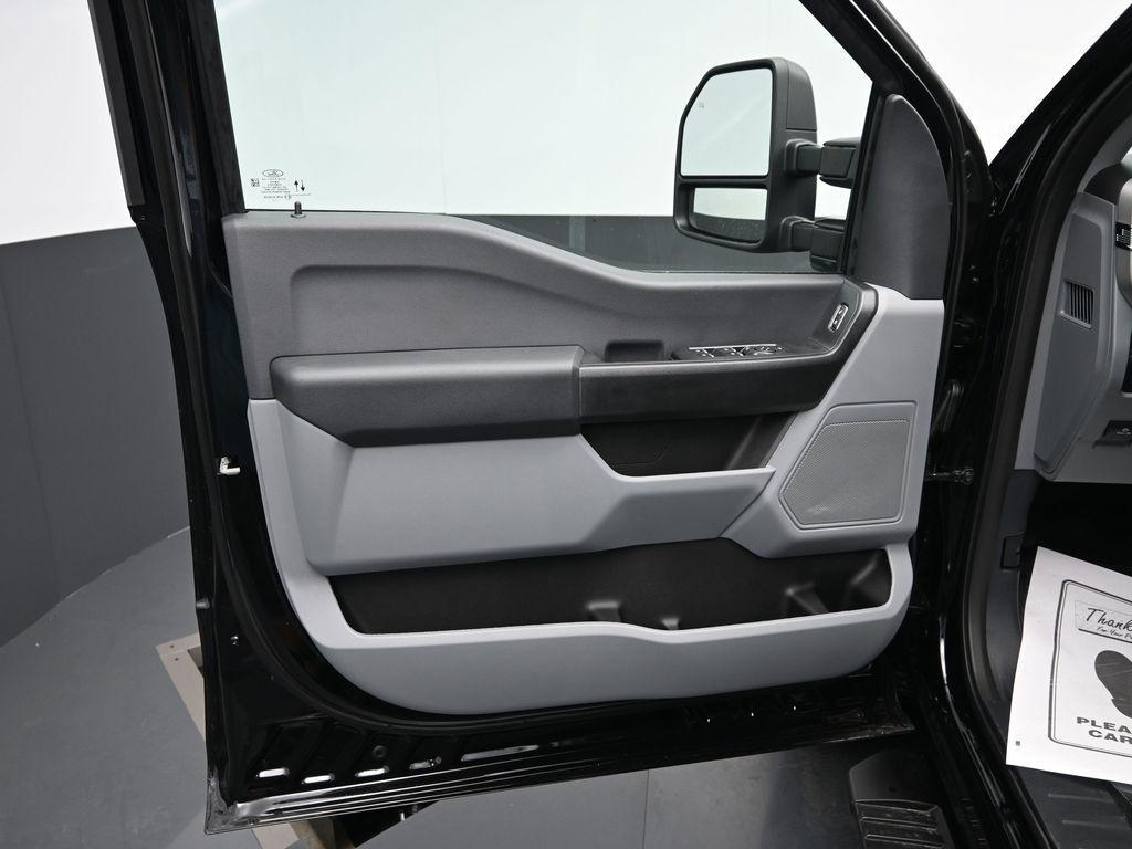 new 2025 Ford F-250 car, priced at $69,720