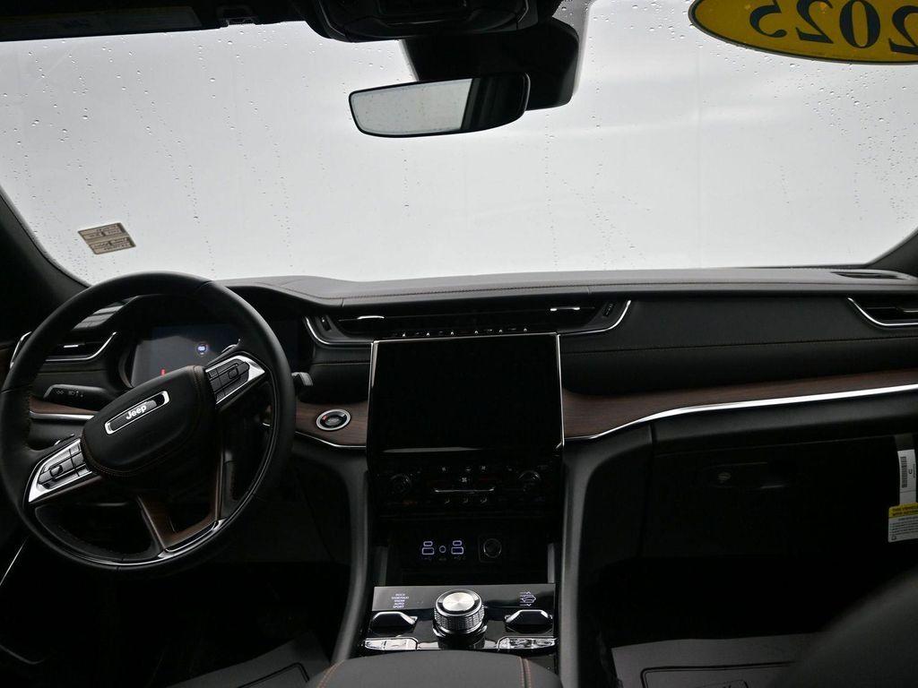 new 2025 Jeep Grand Cherokee L car, priced at $62,361