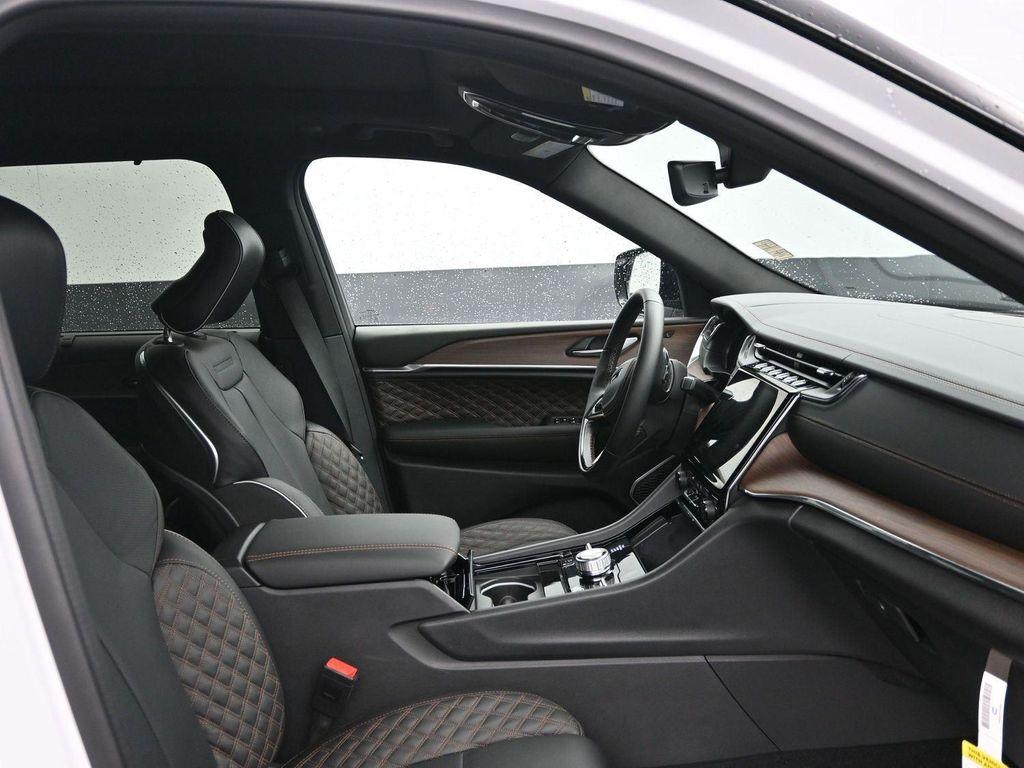 new 2025 Jeep Grand Cherokee L car, priced at $62,361