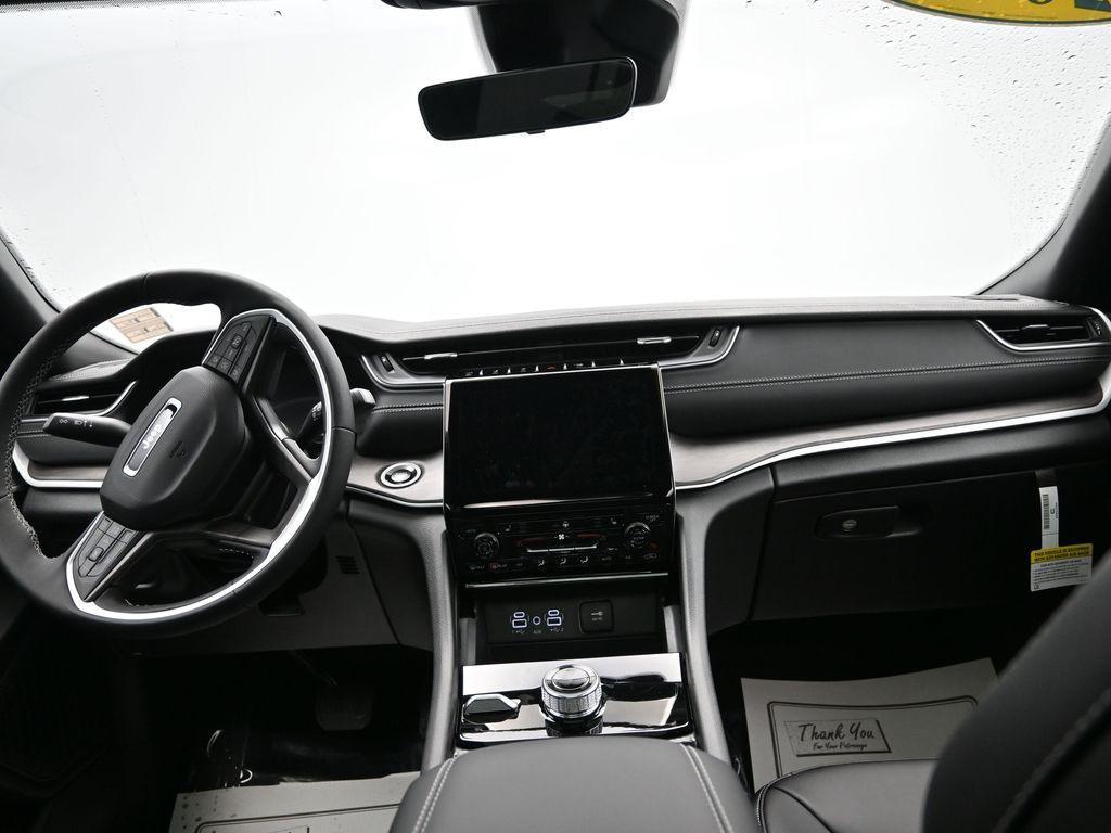new 2025 Jeep Grand Cherokee L car, priced at $51,402