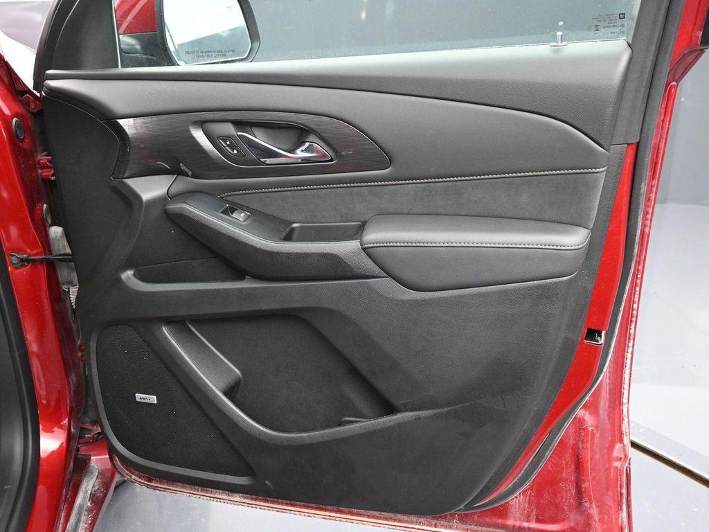 used 2024 Chevrolet Traverse car, priced at $49,450