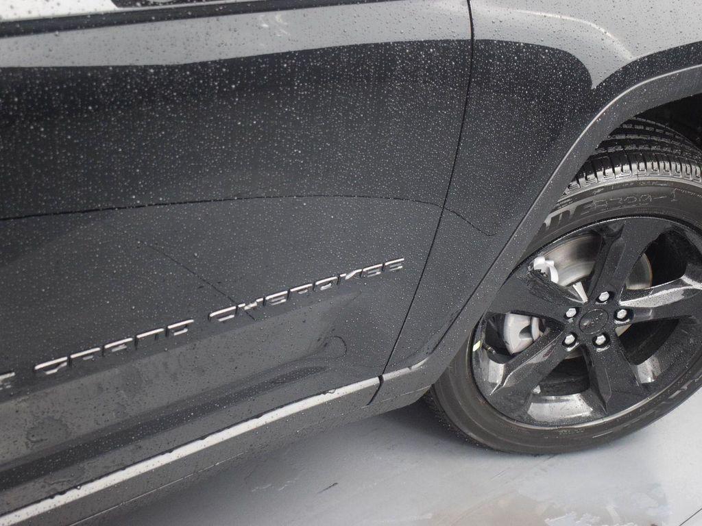 used 2024 Jeep Grand Cherokee car, priced at $35,470